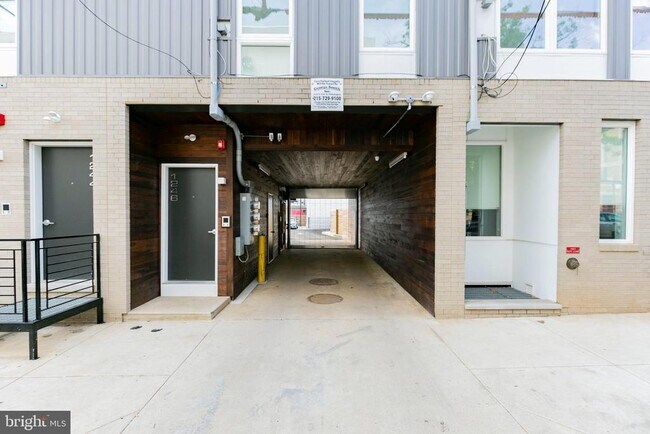 Building Photo - 1247 N 27th St
