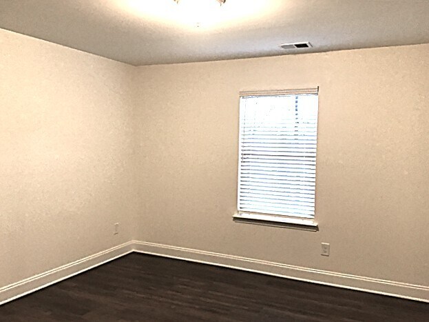 Building Photo - 205 Lindridge Dr
