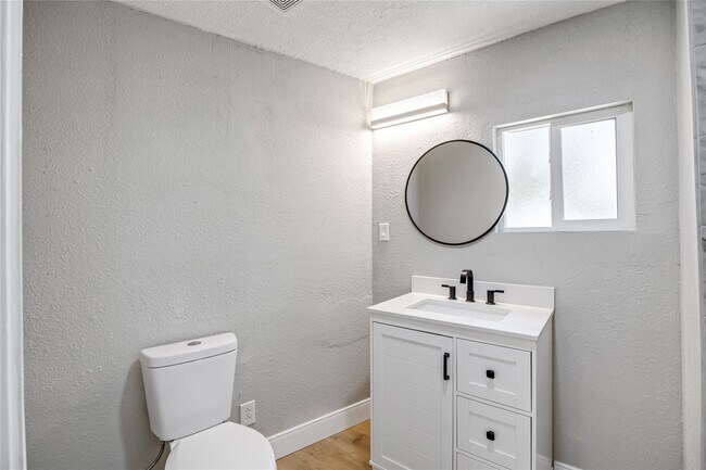 Building Photo - 10928 L&M Rd