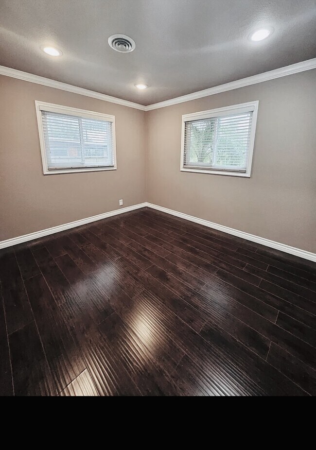 Building Photo - 6482 Adair Ave