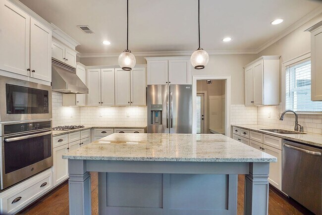 Building Photo - 4790 McGill Ct