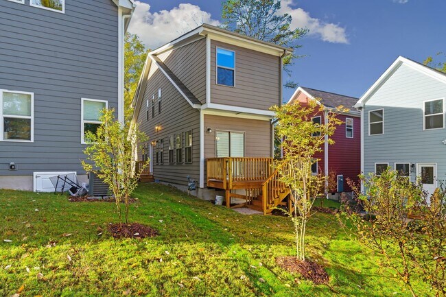 Building Photo - BRAND NEW LUXURY: Furnished 2 Bed/2.5 bath...