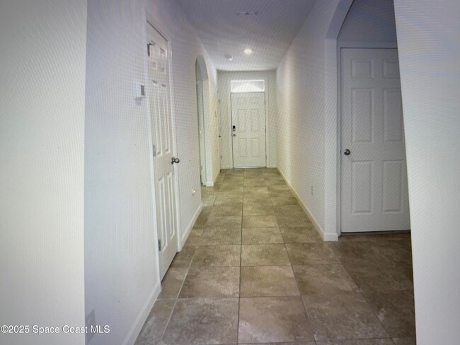 Building Photo - 739 Forest Trace Cir
