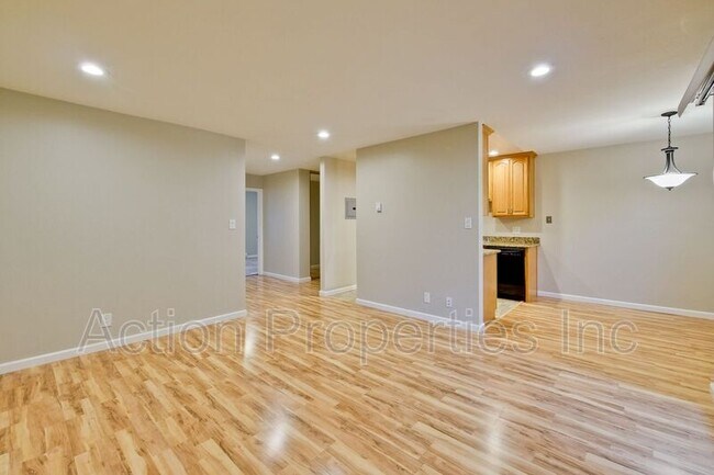 Building Photo - 505 Cypress Point Dr