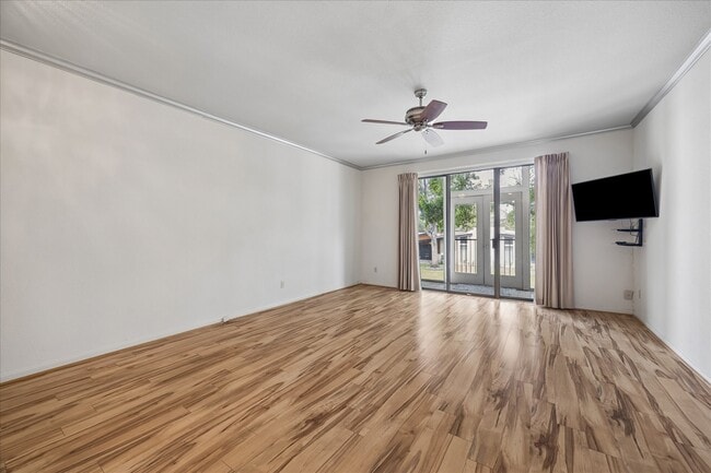 Building Photo - 2475 Underwood St