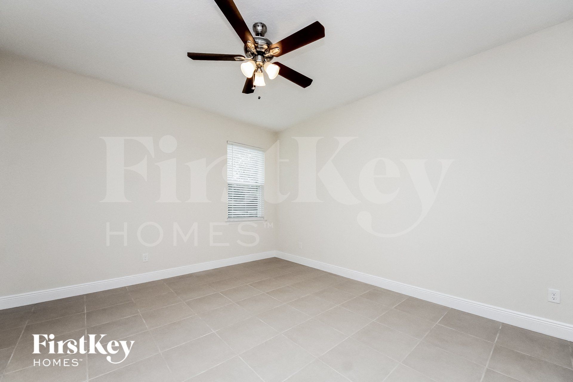 Building Photo - 510 Magpie Ln