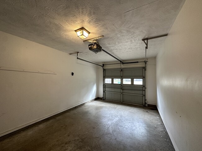 Building Photo - 3811 Elizabeth St