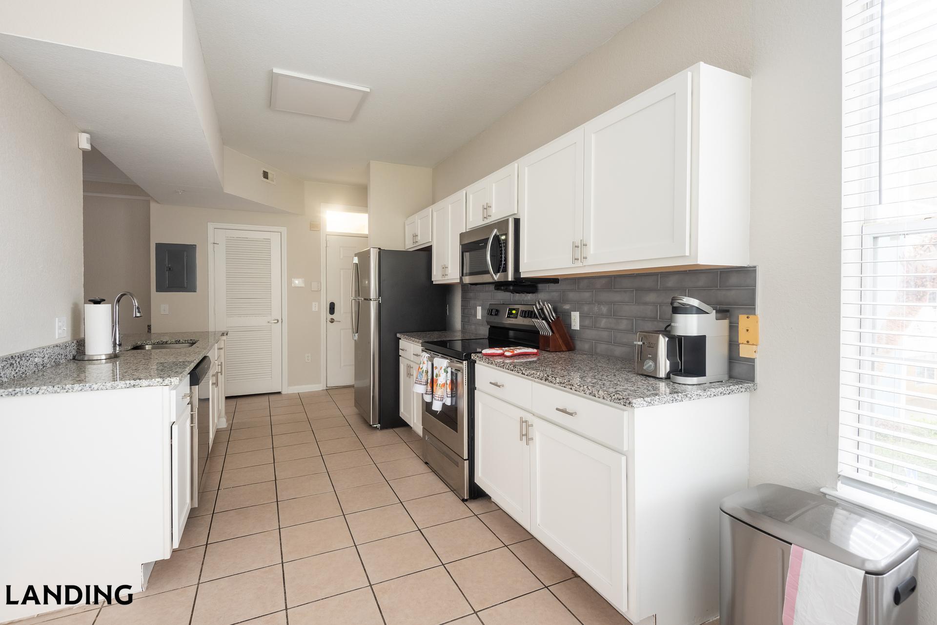 Building Photo - 2801 Biltmore Park Dr