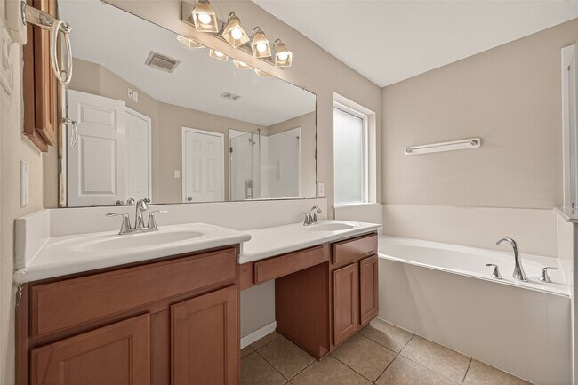 Building Photo - 25918 Silver Timbers Ln