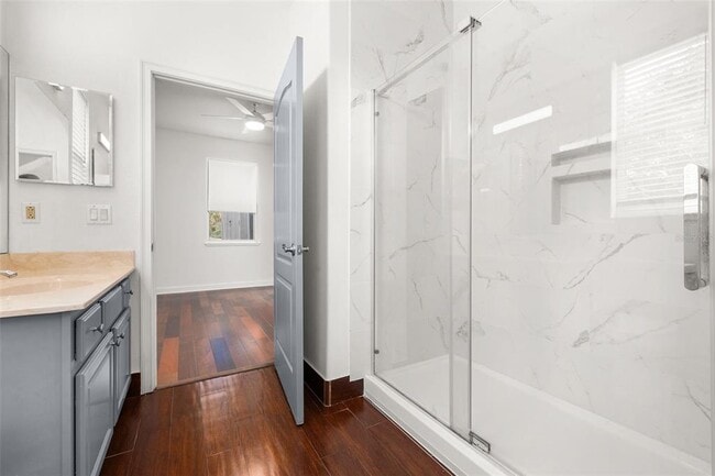 Building Photo - 9484 Walnut Crest Dr