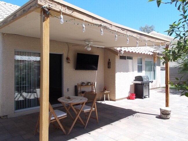 Building Photo - Beautiful 1-Story Home Near Desert Shores ...