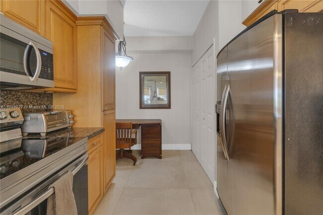 Building Photo - 3235 NE 184th St