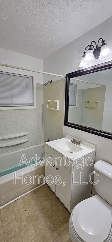 Building Photo - 11410 Palmer Ave