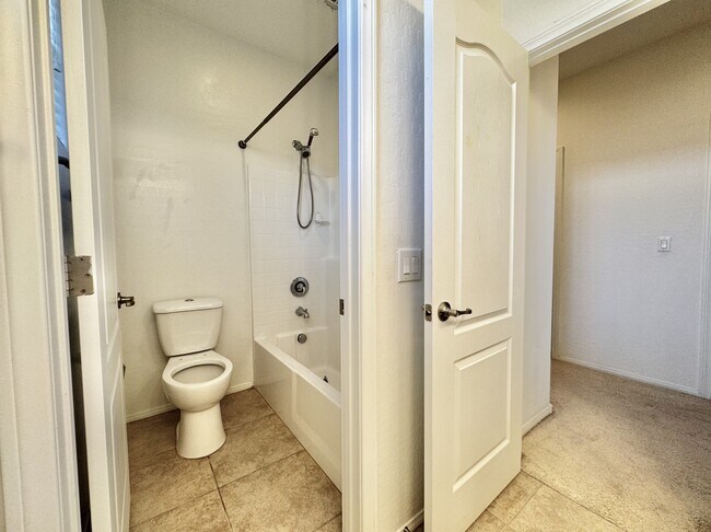 Building Photo - 10037 White Mulberry Dr