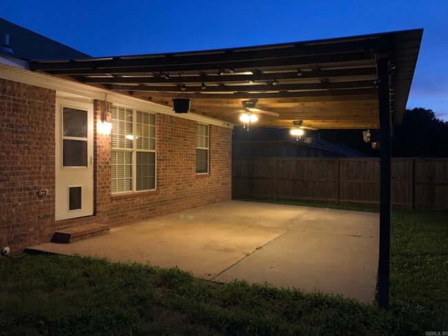 Building Photo - 2830 York Ln