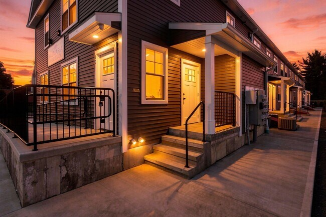 Building Photo - 61 Parker St