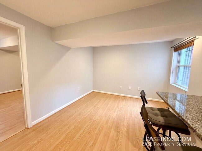 Building Photo - 1020 Fairmont St NW