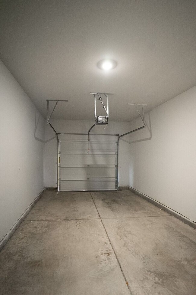 Building Photo - 950 Quaint Parish Cir