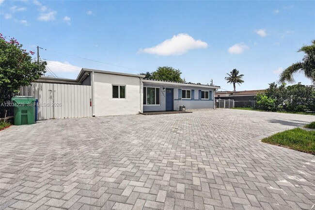 Building Photo - 17001 NW 53rd Ct