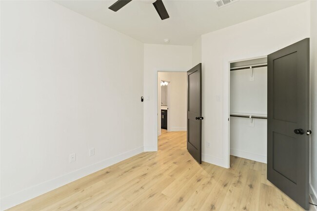 Building Photo - 4605 Siegel St