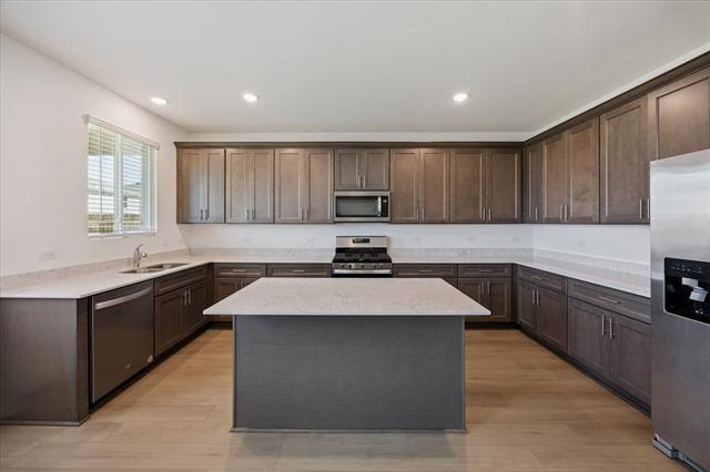 Building Photo - 2424 Castlebar Dr