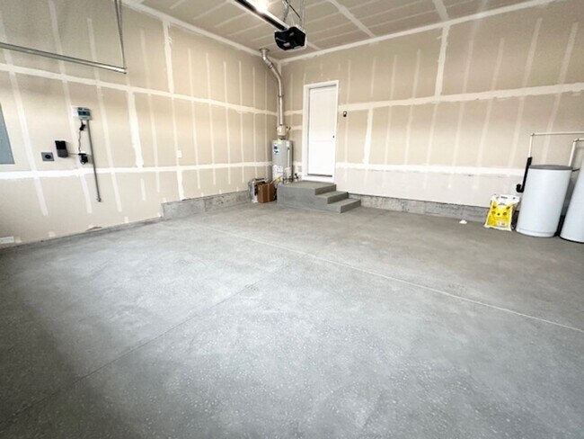 Building Photo - Prioritize comfortable living in this CBH home built in 2024!