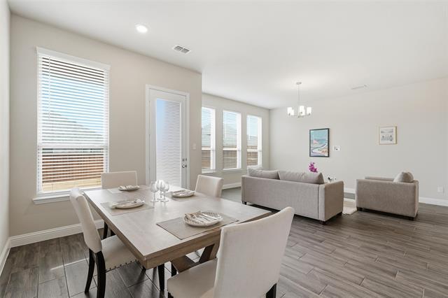 Building Photo - 1124 El Sol Blvd