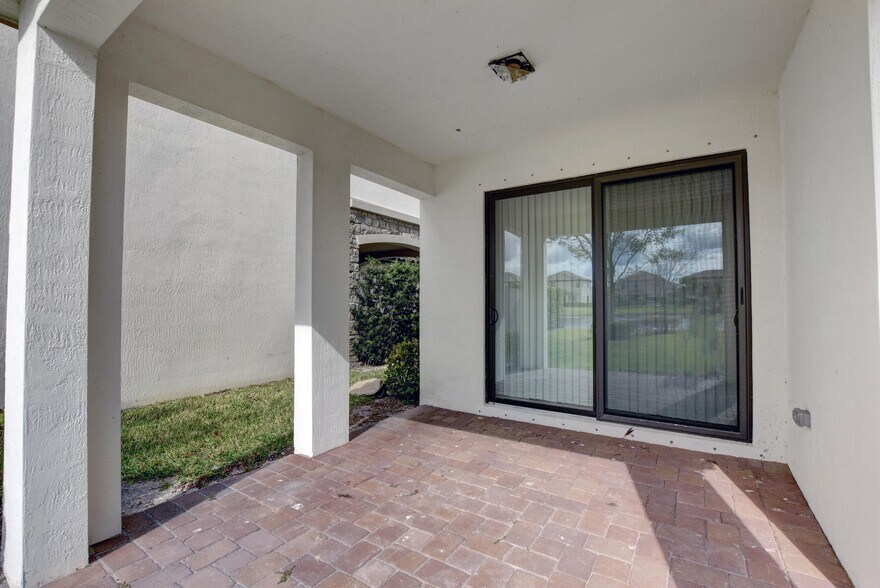 Building Photo - 8885 Sea Chase Dr