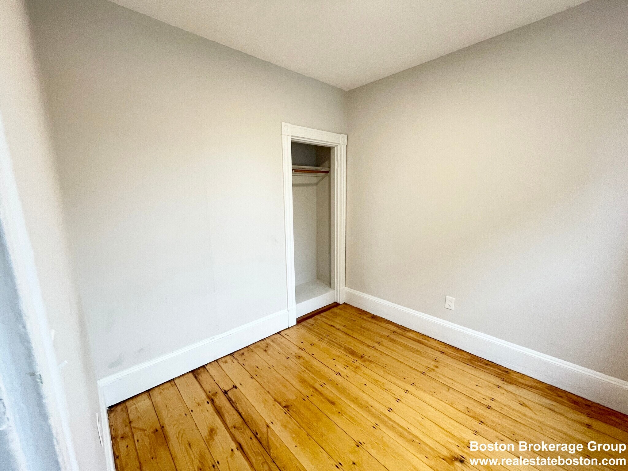 Building Photo - 1570 Tremont St