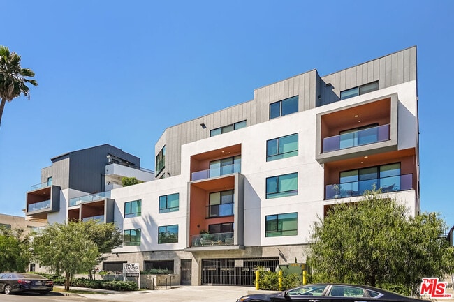 Building Photo - 521 N Gramercy Pl