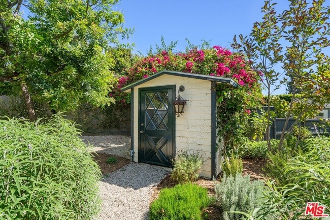 Building Photo - 2150 Moreno Dr