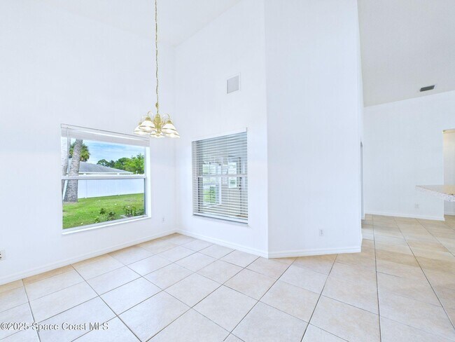 Building Photo - 207 Alcantarra St NW