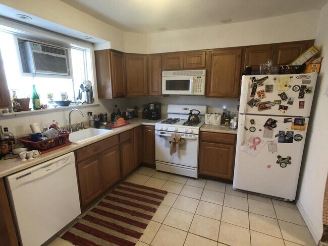 Building Photo - Modern 3 Bedroom, 1 Bath Passyunk Sq. Home...
