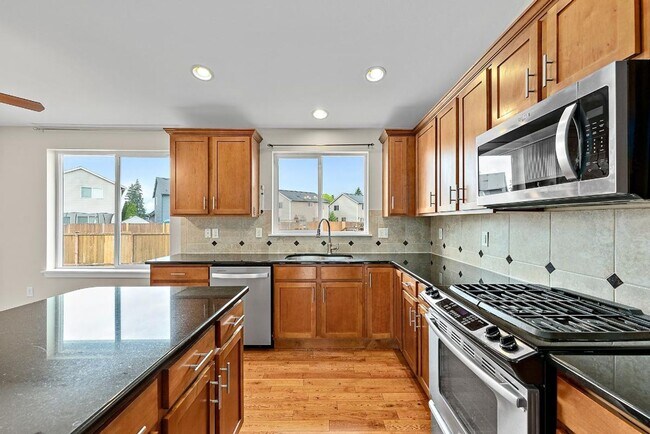 Building Photo - Bright & Spacious 4 Bedroom Home in Yelm f...