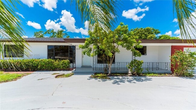 Primary Photo - 4210 SW 20th St