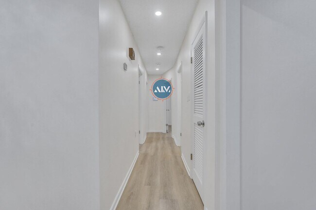 Building Photo - Rare opportunity minutes away from Savannah - Move In Today!