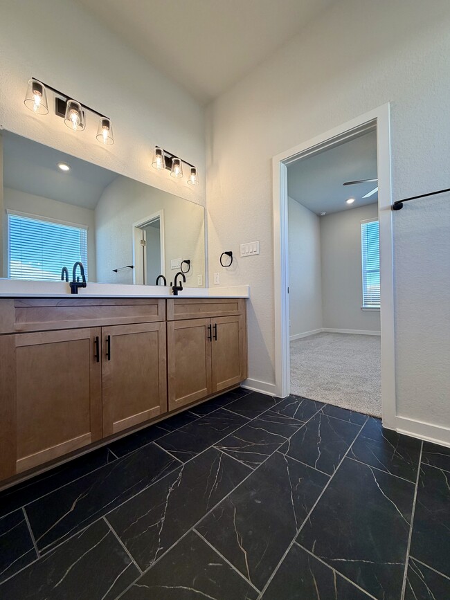 Building Photo - 14427 Inspiration Pt