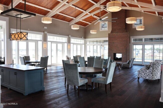 Building Photo - RIVER LIGHTS