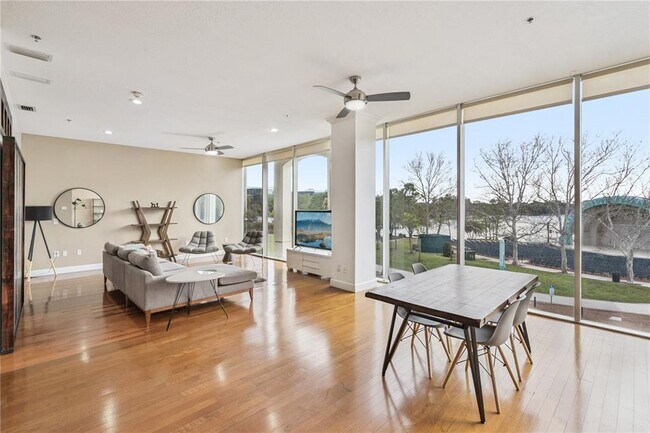 Building Photo - 151 E Washington St