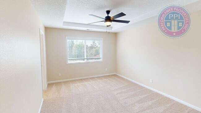 Building Photo - Bethany - Desirable Kaiser Woods / Beautif...