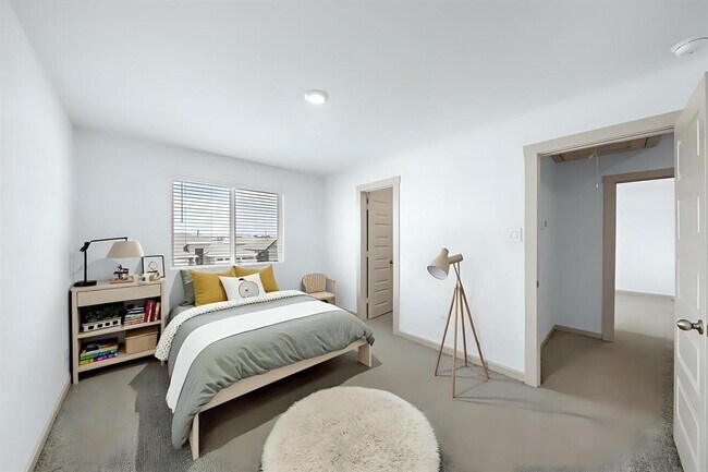 Building Photo - 823 Starcross Bnd Dr