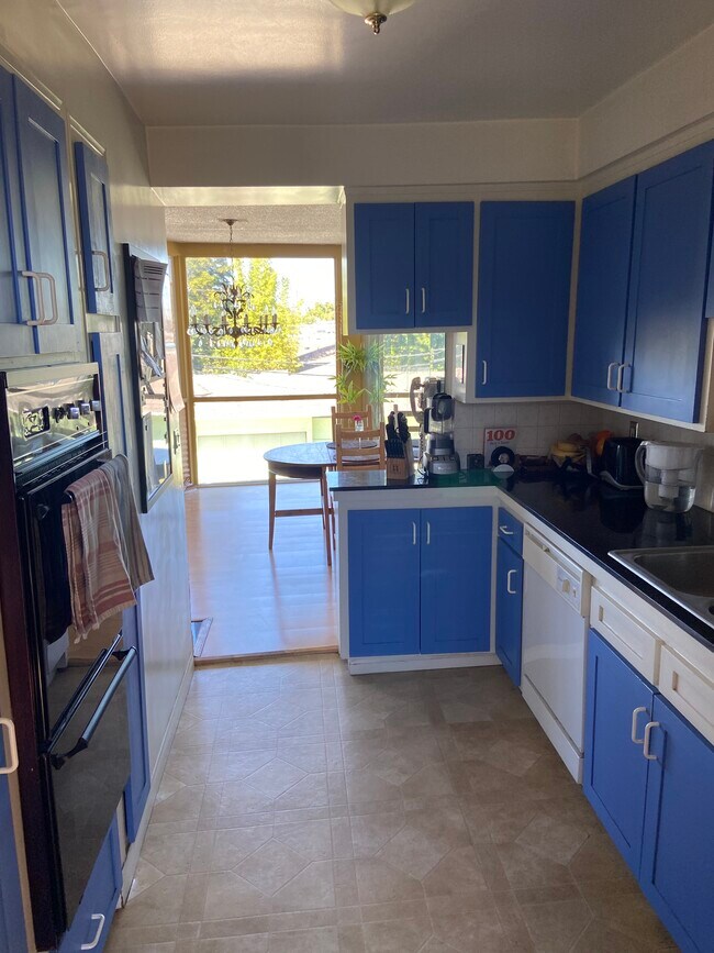 Building Photo - 6601 Springpark Ave