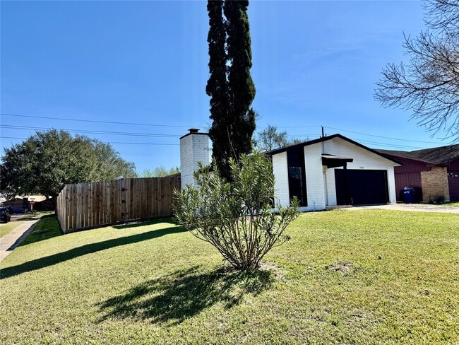 Building Photo - 7203 Addicks Clodine Rd