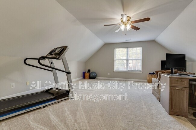 Building Photo - 5108 Vineyard Point
