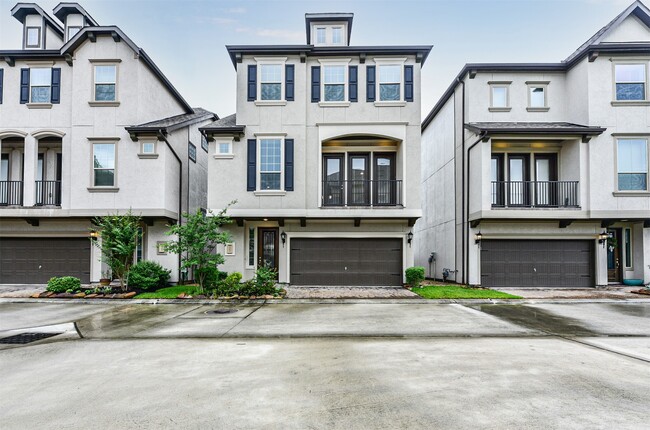 Building Photo - 1504 Peyton Oaks Pl