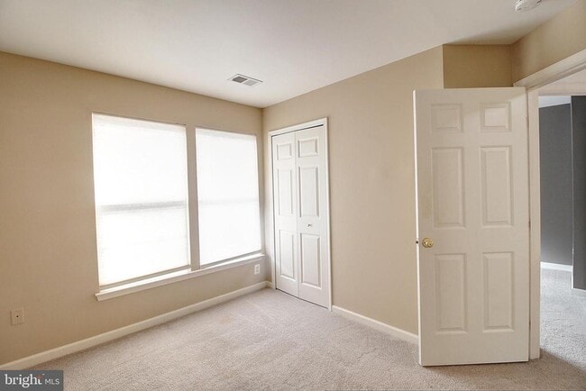 Building Photo - 6135 Newport Terrace