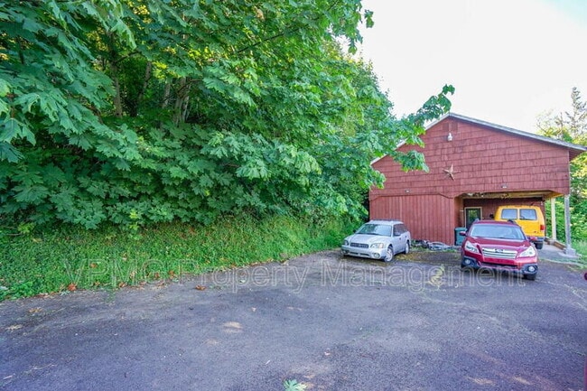 Building Photo - 3956 Columbia Heights Rd