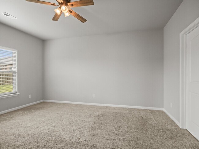 Building Photo - 227 Poplar Hollow Dr