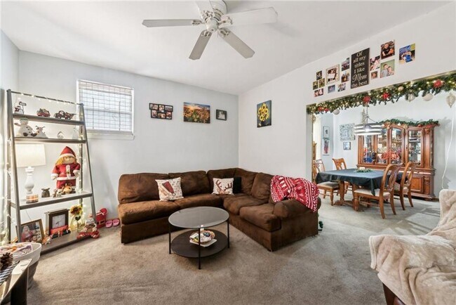 Building Photo - Bright and Roomy 6-Bedroom in McKees Rocks with Garage