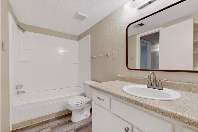 Building Photo - 207 Delamar Loop NW
